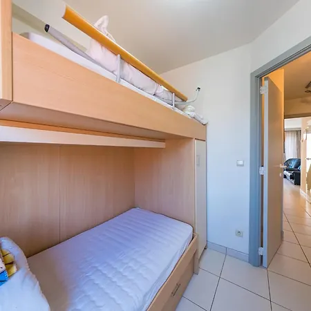 Apartman With 2 Bedrooms And Sea View *