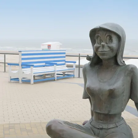 With 2 Bedrooms And Sea View Апартаменты *