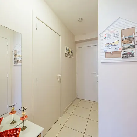 With 2 Bedrooms And Sea View Apartment Middelkerke
