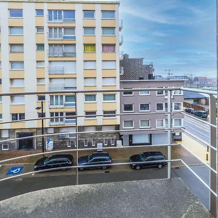 Apartment With 2 Bedrooms And Sea View *