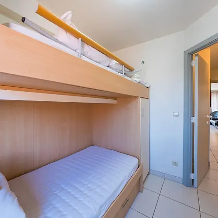 With 2 Bedrooms And Sea View Apartment
