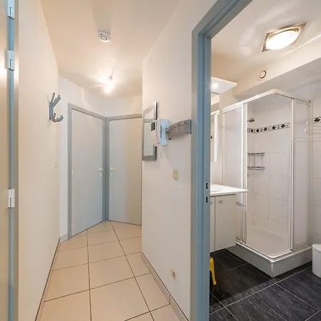 With 2 Bedrooms And Sea View *